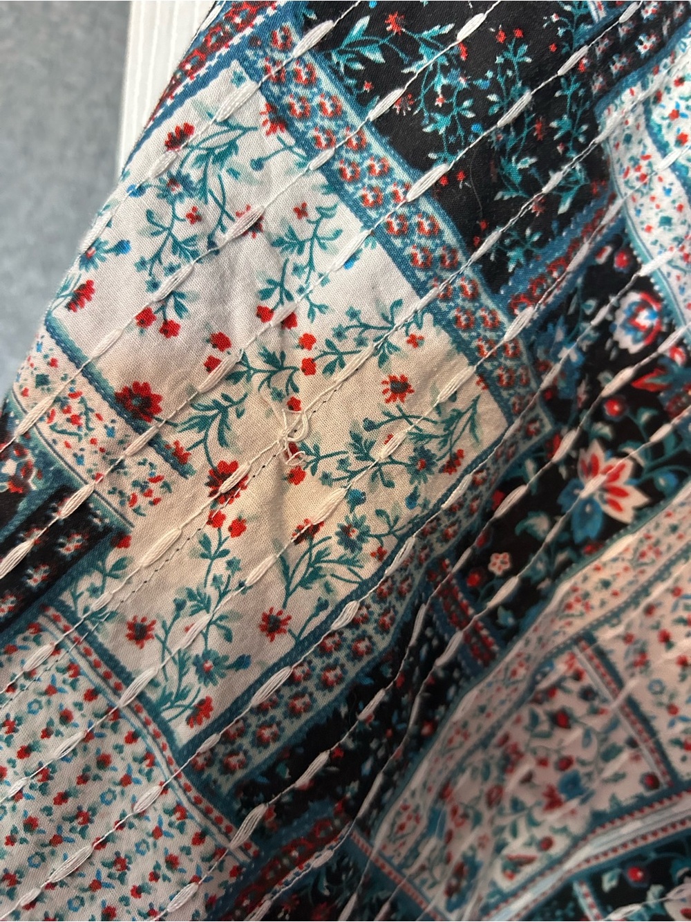 Sky Beatles Print Stitched Poncho Boho Quilt  Top- Sz Medium - Picture 8 of 9